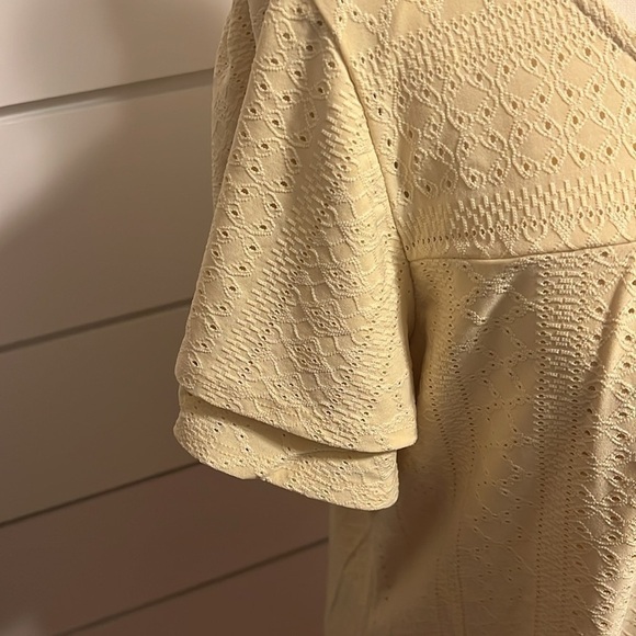 Kim Rogers Flutter Eyelet Top - Picture 6 of 7